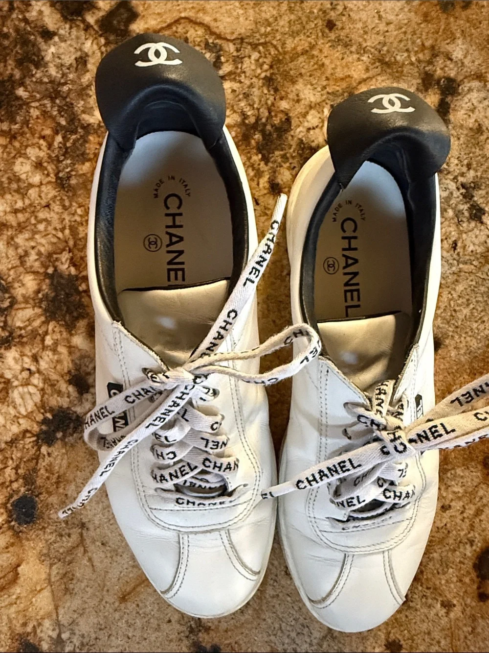 CHANEL White Leather women’s Sneakers with Black Heel Tabs size 38.5